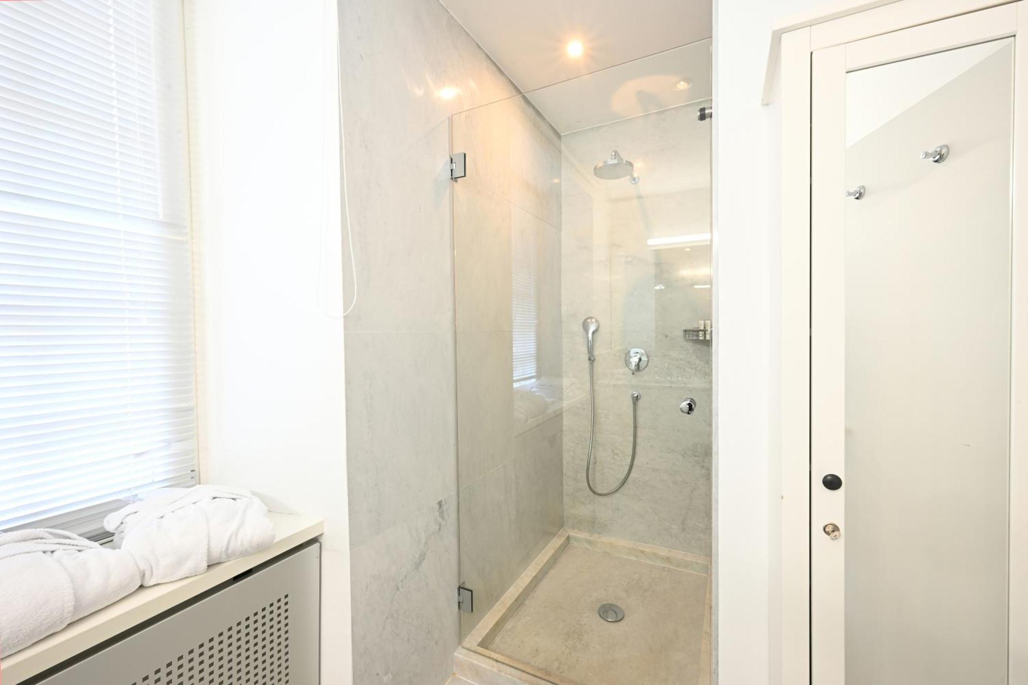Hotel Château De Bonmont 3*